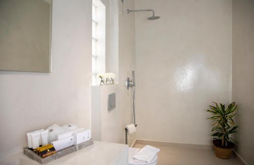 Aegina Town Apartment | Kyma Aegina Suites