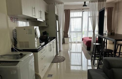 Cyberjaya Apartment | Kyra Homestay Centrus SOHO Cyberjaya *wifi and pool*