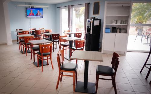Rivesaltes Hotel | Kyriad Direct Perpignan Nord - Aéroport