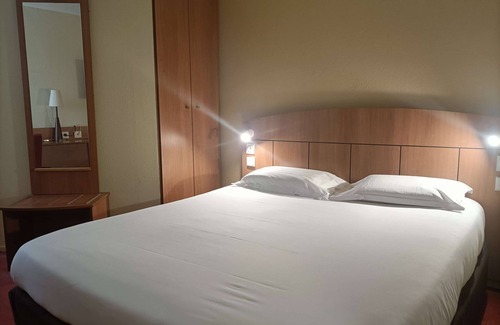Saint-Genis-Pouilly Hotel | Kyriad Geneve - Saint-Genis-Pouilly