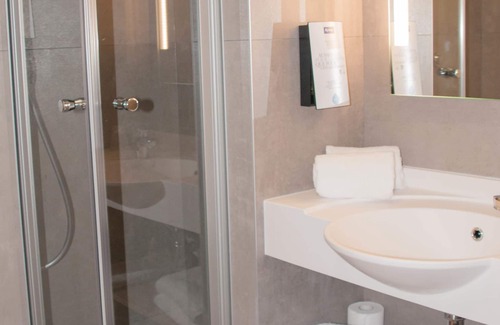 Saint-Jean-de-Vedas Hotel | Kyriad Montpellier Saint Jean De Vedas