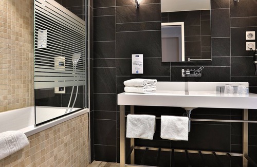 Boulazac-Isle-Manoire Hotel | Kyriad Perigueux - Boulazac