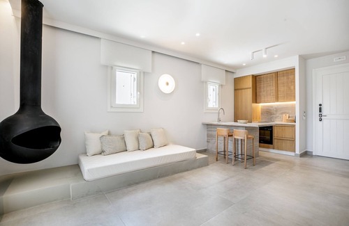 Loutra House | Kythnos Blue - Suite 4 Luxurious, Sea Front