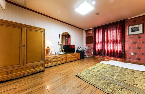 Bongmyeong-dong Hotel | Kyungha Spa Hotel