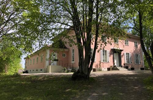 Stallarholmen Apartment | Lägenhet i Rosa Villan anno 1917