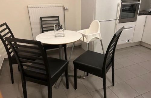 Partille Apartment | Lägenhet på landet nära stan