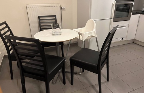 Partille Apartment | Lägenhet på Landet Nära Stan