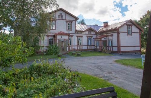 Tiainen Hotel | Löydön Kartano