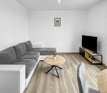 Miroir - Batignolles Apartment | L'Échappée du Mans