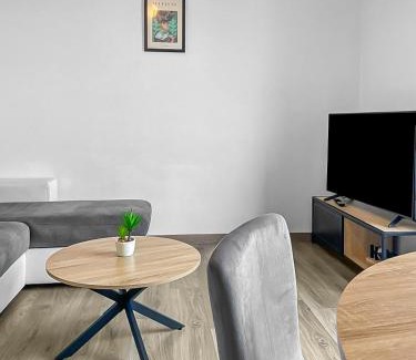 Miroir - Batignolles Apartment | L'Échappée du Mans