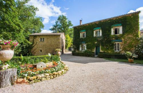 Peyregoux House | L'Écrin - Maison de Campagne dans un Parc arboré