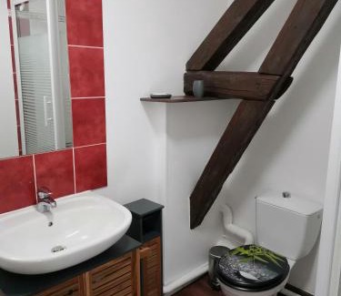 Sainte-Marie-au-Bosc Apartment | L'église