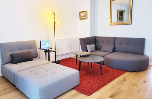 Decre-Cathedrale Apartment | L'élégant - Quiet accommodation in town | Chez Lulu