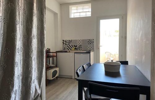 Saint-Louis Apartment | L'Éphémère Saint Louis - Maison Rouge