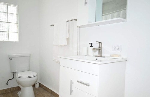 Cangrejo Arriba Apartment | L.A. Suites near IntAirport/Apt4