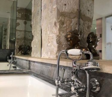 Tonnerre Bed & Breakfast | L'abbaye Saint Michel