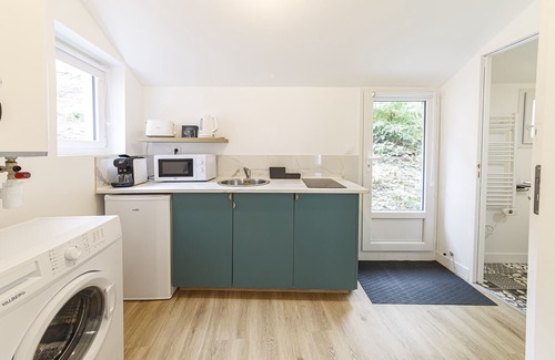 Saint-Serge Apartment | L'Acacia - Studio coquet proche centre
