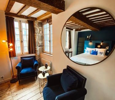 Intra Muros House | L'AccrocheCoeur