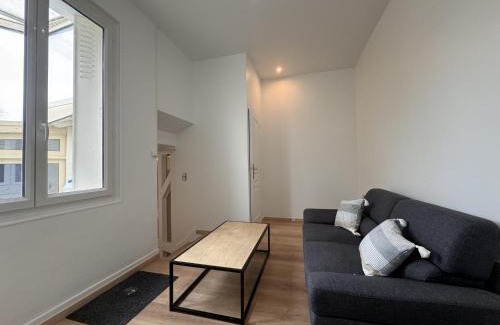 Ecommoy Apartment | L'Agréable - Suite - Circuit - Rêve au Mans