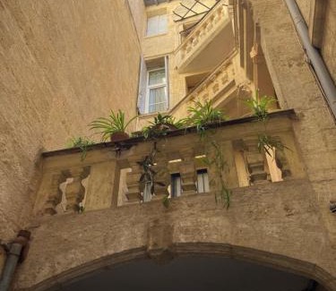 Montpellier City-Centre Apartment | L'Aiguillerie