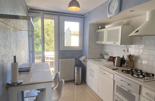 Beziers Apartment | L'albertini Appartement Élégant Avec Terrasseparking Gratuit