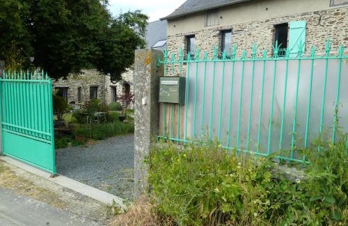 Saint-Martin-de-Sallen House | L' ALBIZIA