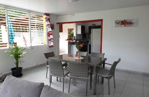 Le Robert House | L'ALPINIA, house with garden, peaceful and quiet. beach, airport 15mn away