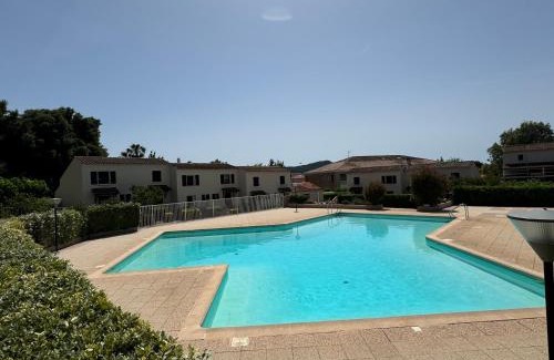 Tamaris Apartment | L’alyzarine
