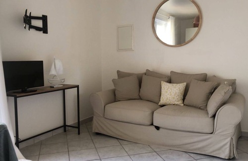 Groix House | L'Amaryllis, gite for 2/4 people
