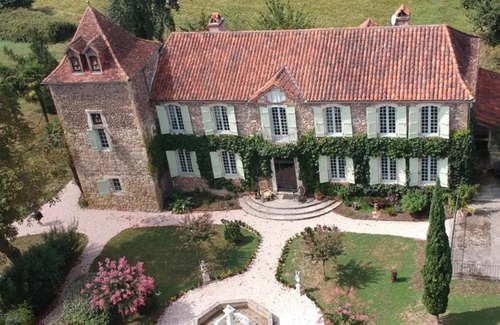 Castelnau-Riviere-Basse House | L'Ancienne Écurie du Château Lézian