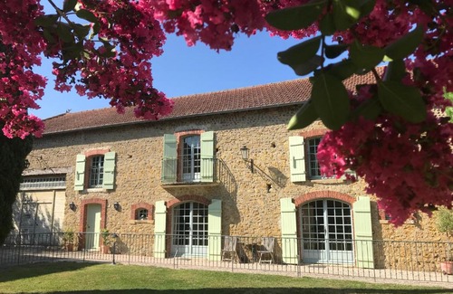 Castelnau-Riviere-Basse House | L'Ancienne Écurie du Château Lézian