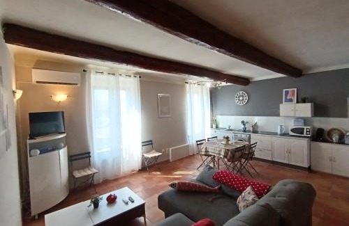 Saint-Chamas Apartment | L'ancre sur le port