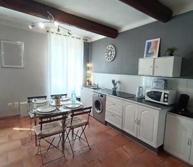 Saint-Chamas Apartment | L'ancre sur le port