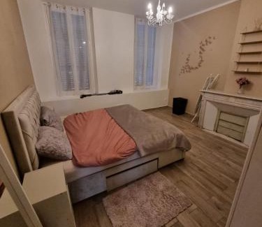 6th Arrondissement Apartment | L'Antre du Dragon