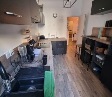 6th Arrondissement Apartment | L'Antre du Dragon