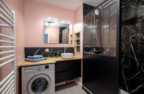 Toulouse South-East Apartment | L antre ensoleillee du Minotaure, Parking
