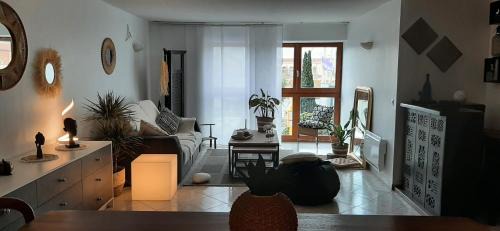 Sete Apartment | L'antre sol