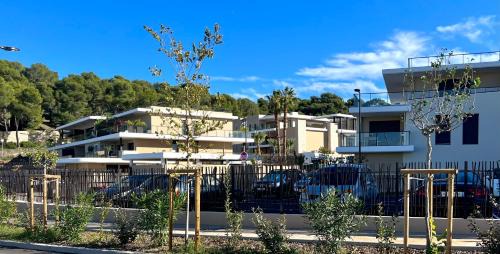 Saint-Mandrier-sur-Mer Apartment | L'apart'83 - T2 classé 5 étoiles - Belle vue sur la baie du Lazaret