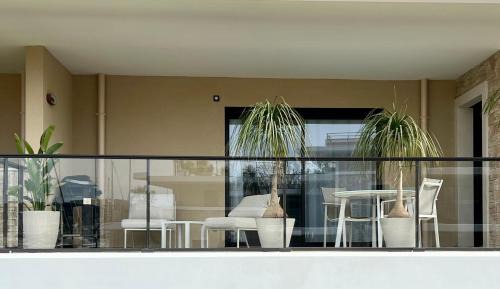 Saint-Mandrier-sur-Mer Apartment | L'apart'83 - T2 classé 5 étoiles - Belle vue sur la baie du Lazaret