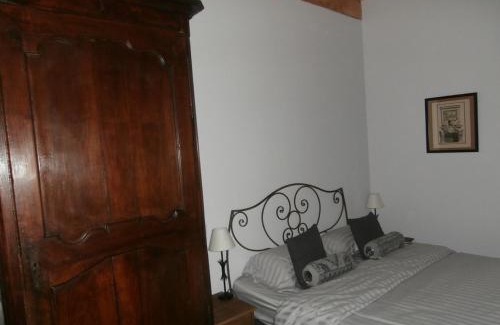 Saint-Thegonnec Loc-Eguiner Bed & Breakfast | L'Apothéis