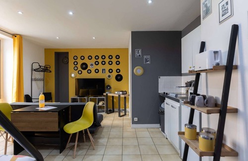 Republique Apartment | L'appart K-psule -wifi Fibre- Checkin Auto- 2 p