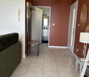 Quartier Desert Apartment | L’Appart - Les pieds dans l’eau