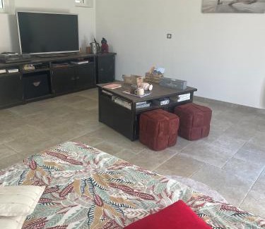 Paradou Bed & Breakfast | L'appart Thé - Charme discret au coeur des Alpilles