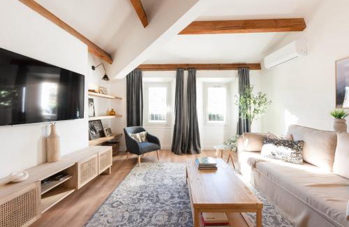 L'Isle-sur-la-Sorgue Apartment | L'appartement design, lumineux, central & spacieux