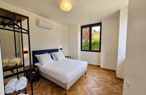 Epinac Apartment | L'appartement 1 by Vindihouses