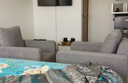 Point E Apartment | L'appartement African Chic de 4 Chambres sdb