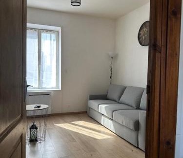 Le Creusot Apartment | L'Appartement Assas
