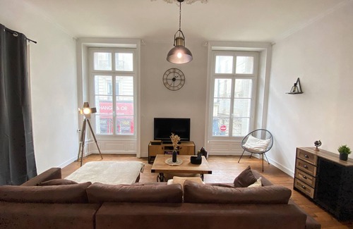 Downtown Angers Apartment | L'Appartement Privilège - 4 bedrooms - Coeur d'Angers, Spacious and elegant