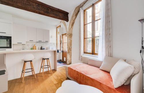 Carmes Apartment | L'Arche des Carmes - Confort et Calme Hyper-centre