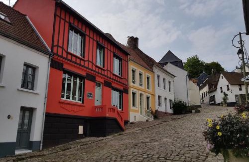 Montreuil-sur-Mer House | L'Art Du Temps le Gîte